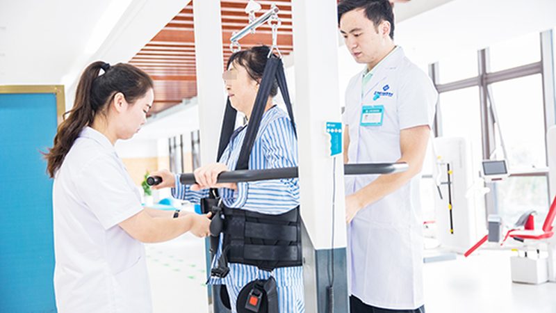 成都适老化改造：安全扶手安装，如何确保居家安全**