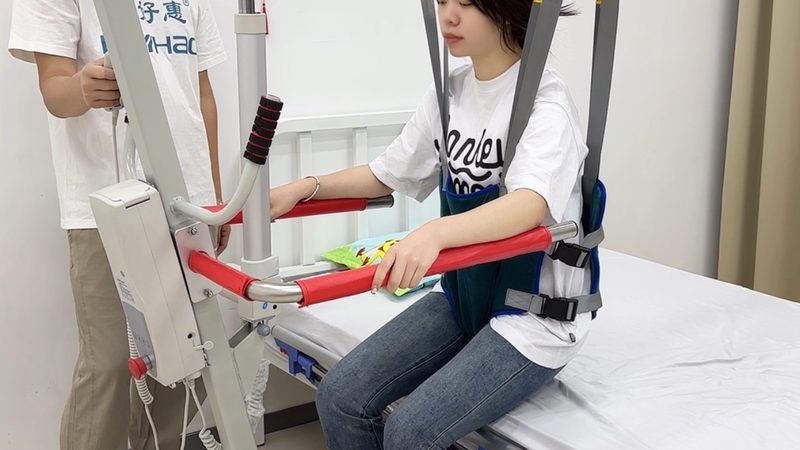 养老院护工：职责与标准，守护失能老人的温馨守护者**