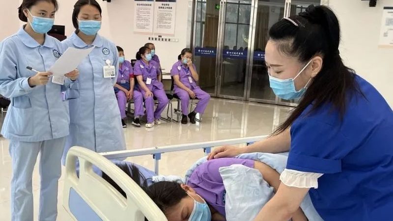 在选择供应商时，资质审查是关键环节。以下是一些重要的资质审查要点：